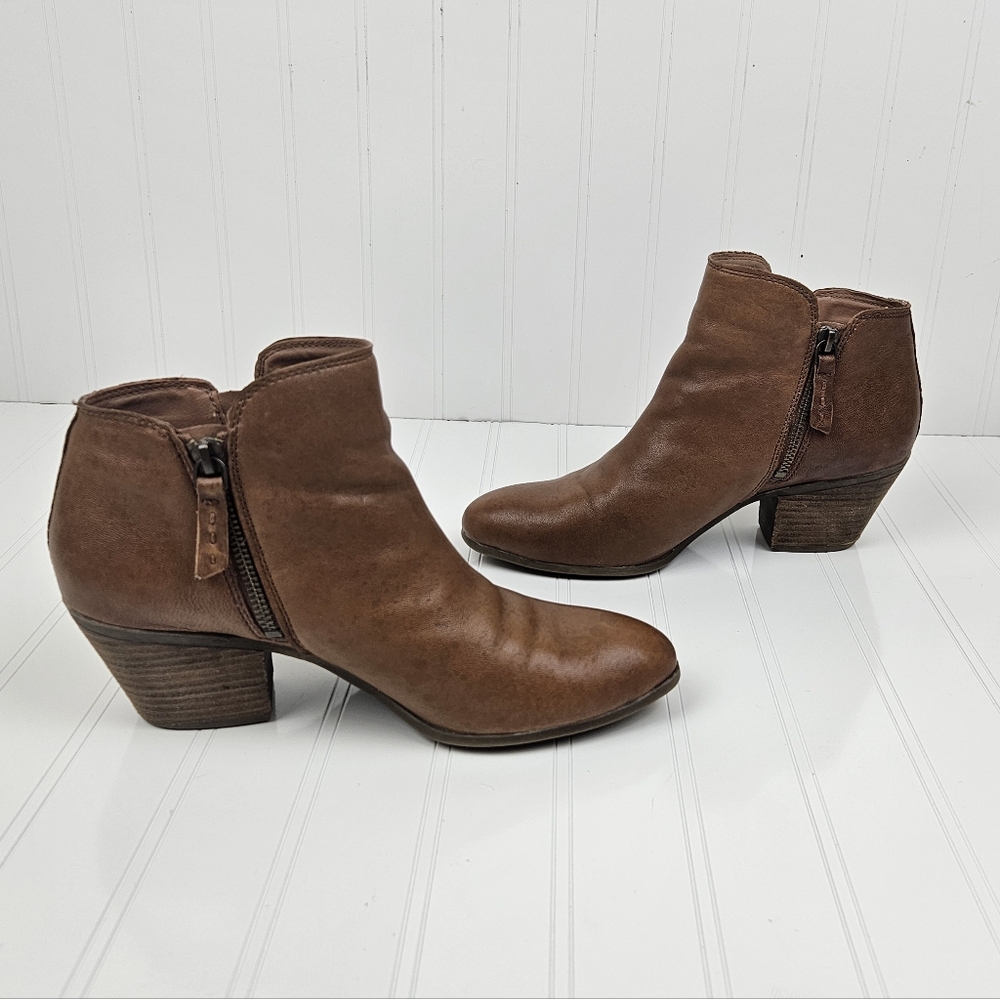 Frye Judith Zip Up Brown Booties - Picture 3 of 9